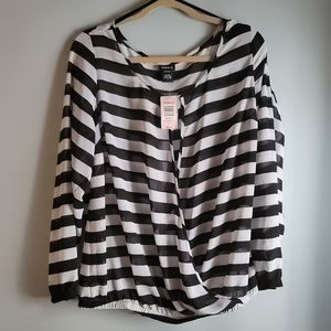 Sheer Center Opening Top